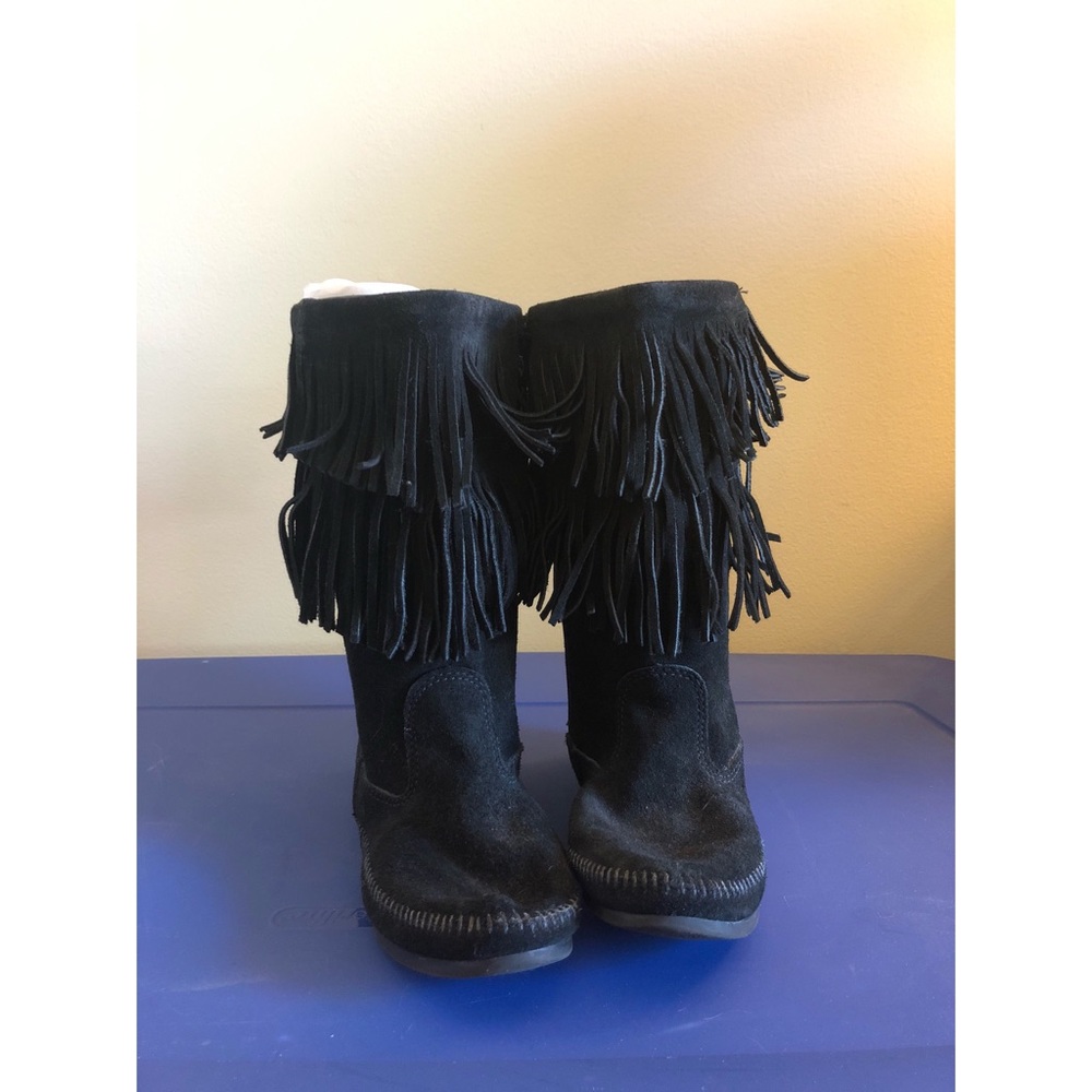 Minnetonka 2 Layer Fringe Boot Sz 10